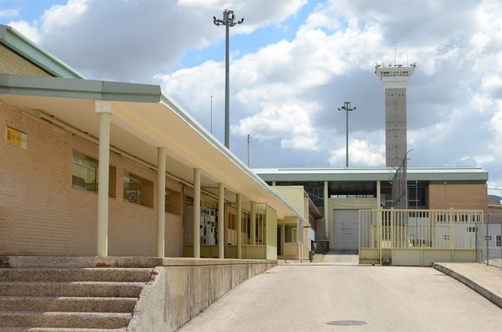 Prisiones denuncia ante la Fiscalía las bajas masivas de funcionarios de vigilancia en nueve cárceles