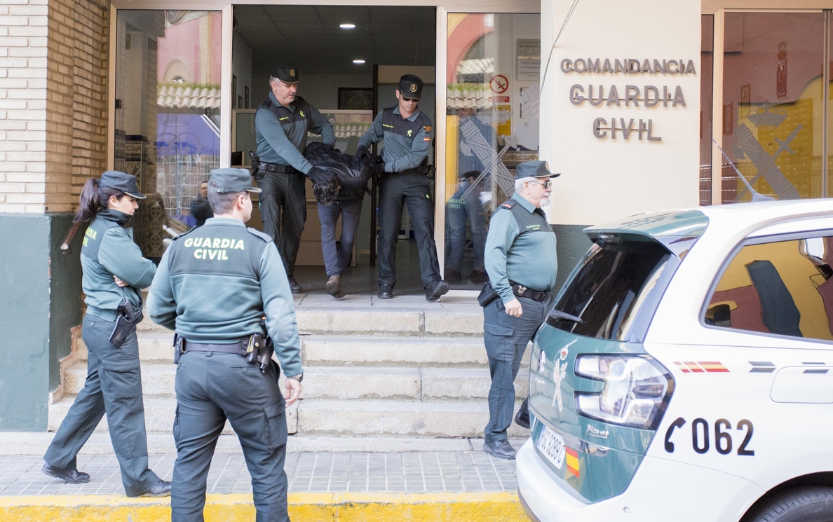 La Guardia Civil investiga la rotura del precinto de la casa del asesino confeso de Laura Luelmo en El Campill
