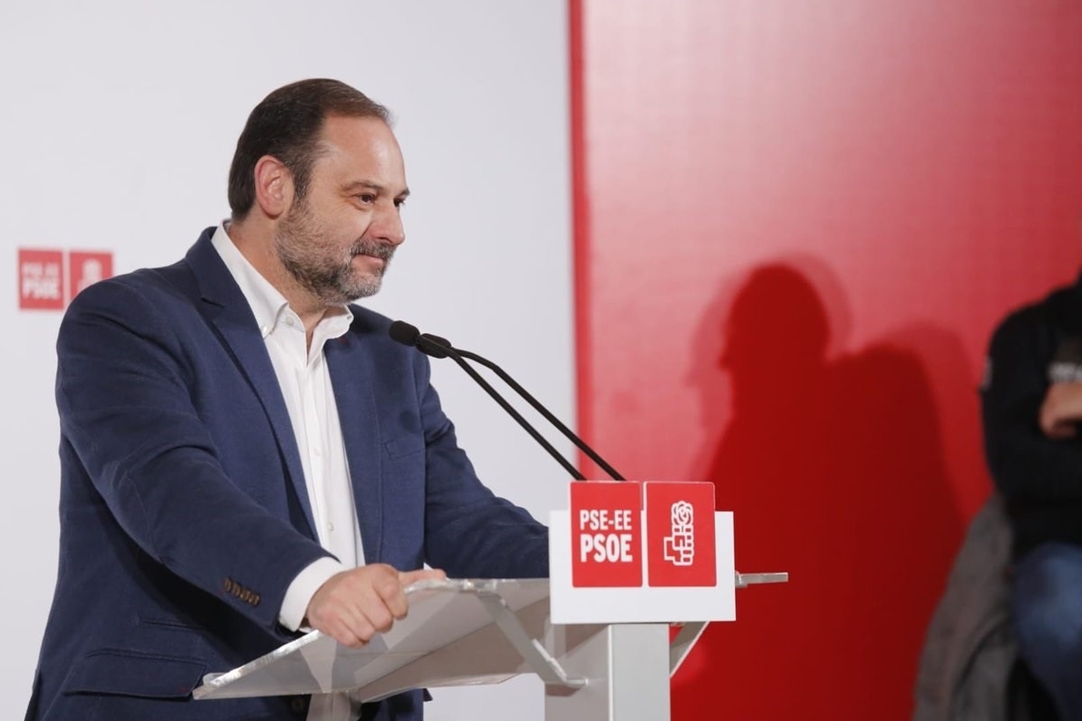 Ábalos critica la «descomposición» del PP por pactar con Vox y buscar el «enfrentamiento» en Cataluña