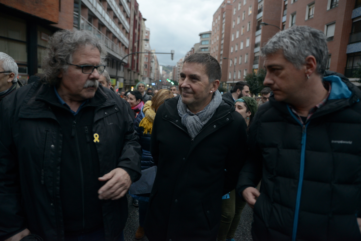 Tardá (ERC) agradece la «solidaridad» con los «presos y exiliados» catalanes durante la manifestación en Bilbao