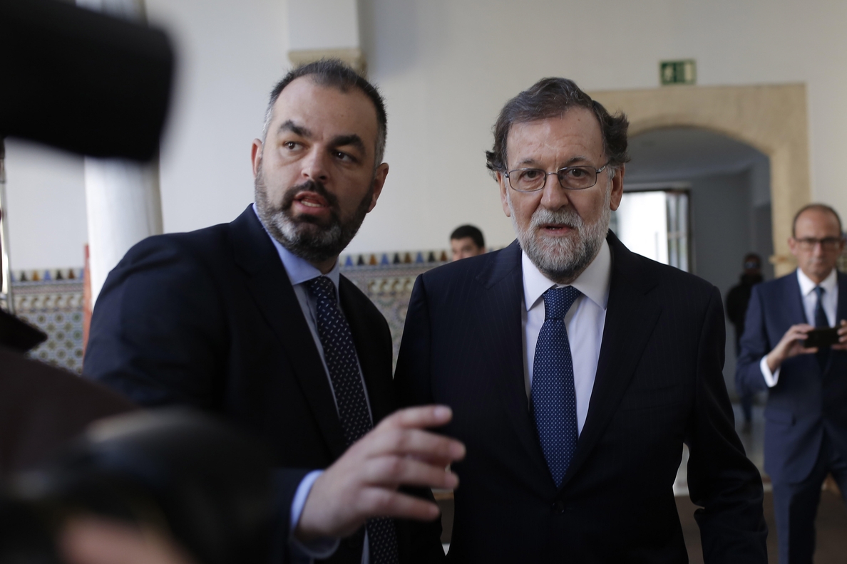 Rajoy destaca que el relevo en la Junta con Moreno al frente «es bueno para Andalucía»