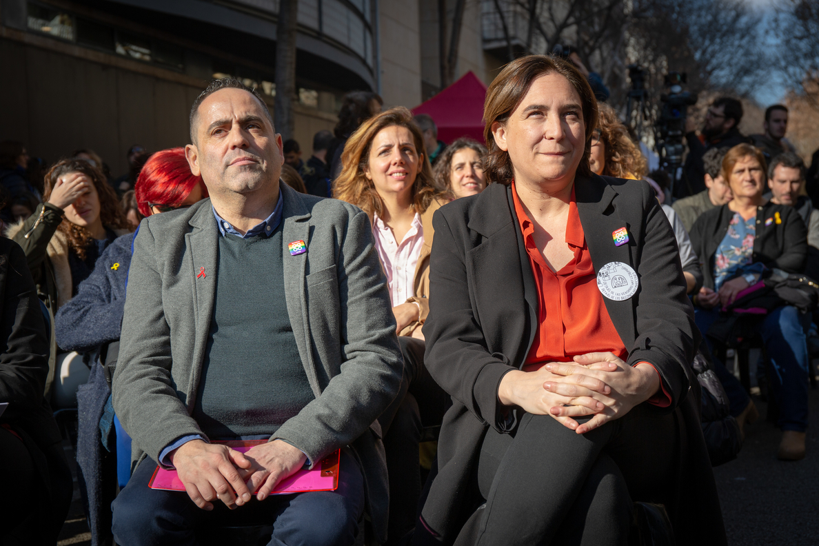 Colau abre el Centro LGTBI de Barcelona y reivindica ser «la primera alcaldesa bisexual»