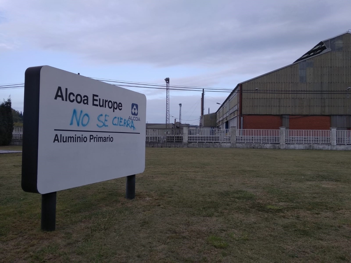 Los trabajadores de la planta de Alcoa en Avilés aceptan el preacuerdo con la empresa