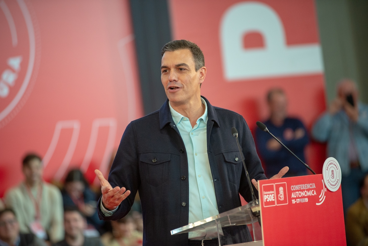 Sánchez dice que la derecha «se ata a la ultraderecha» con la «misma cuerda del cordón sanitario» que ponen al PSOE