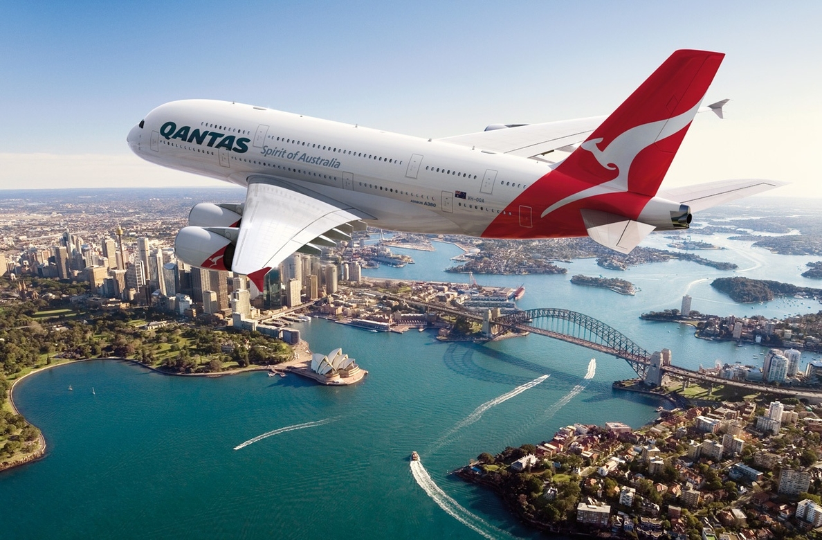 Qantas reduce un 19% su resultado operativo en su primer semestre fiscal por el alza del combustible