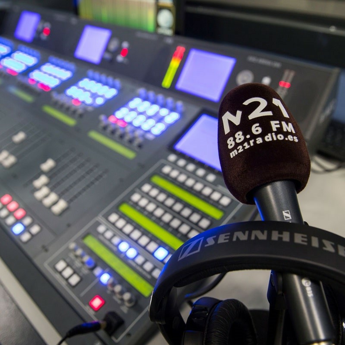 El PP cerrará la radio municipal de Madrid M21 si gana el 26M