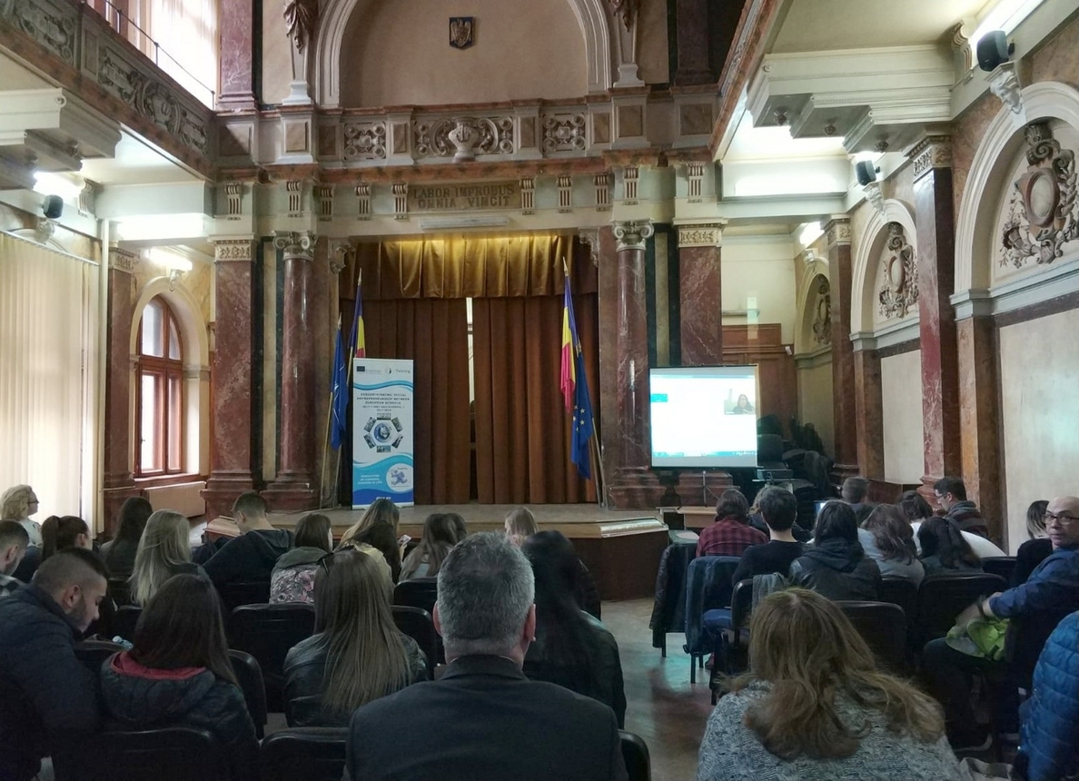 El Proyecto Edufinet de Unicaja participa en Bucarest en un foro internacional de escuelas europeas