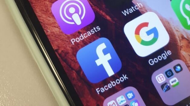 Bruselas valora que Facebook deje clara la venta de los datos de usuarios a terceros