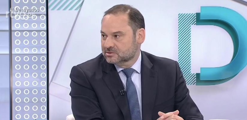 Ábalos asegura que el PSOE está dispuesto a perfeccionar el autogobierno pero no a «hablar sobre la independencia»