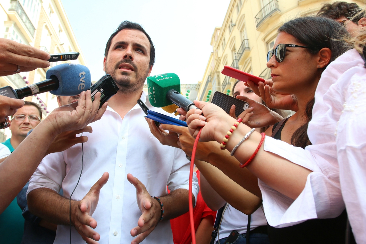 Garzón confía en que campaña sirva para «reconectar» con sus votantes y mantener los dos escaños en Málaga