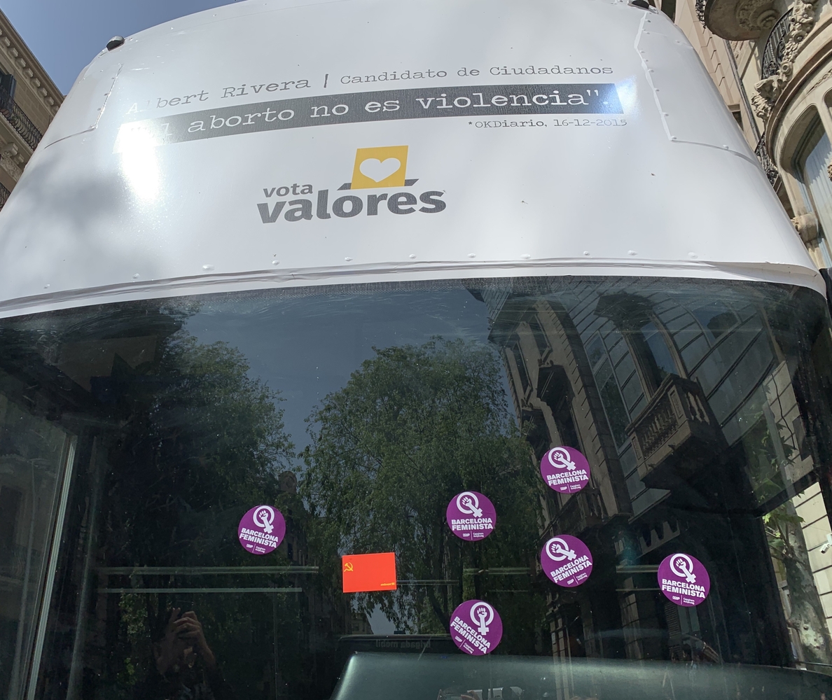 La CUP para el autobús de Hazte Oír en Barcelona y los Mossos identifican a uno de sus candidatos
