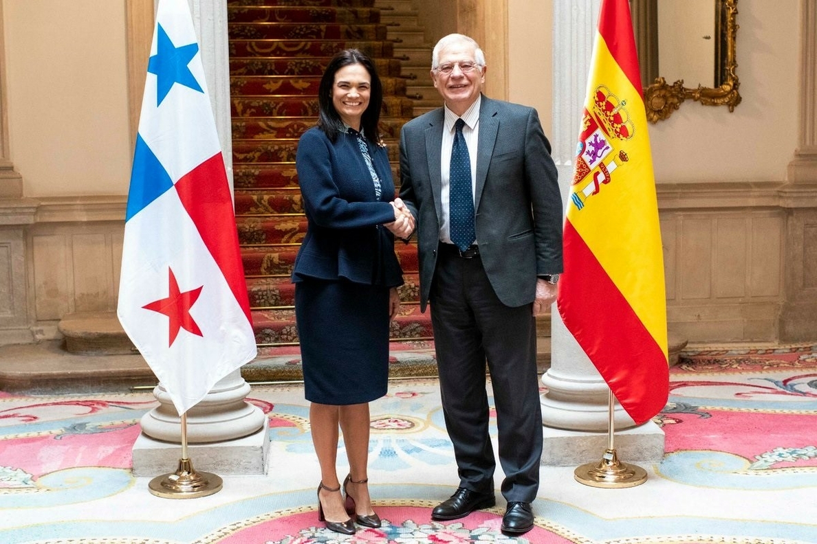 Borrell reconoce el esfuerzo de Panamá que le ha permitido salir de la lista de paraísos fiscales