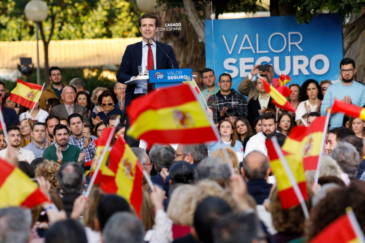 Casado busca una demostración de fuerza en el cierre de campaña reuniendo a más de 7.000 personas en Madrid