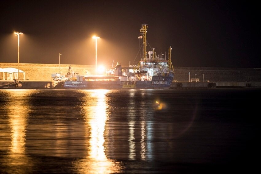 Italia emite orden de incautarse del »Sea Watch 3» tras desembarcar a 47 migrantes en Lampedusa