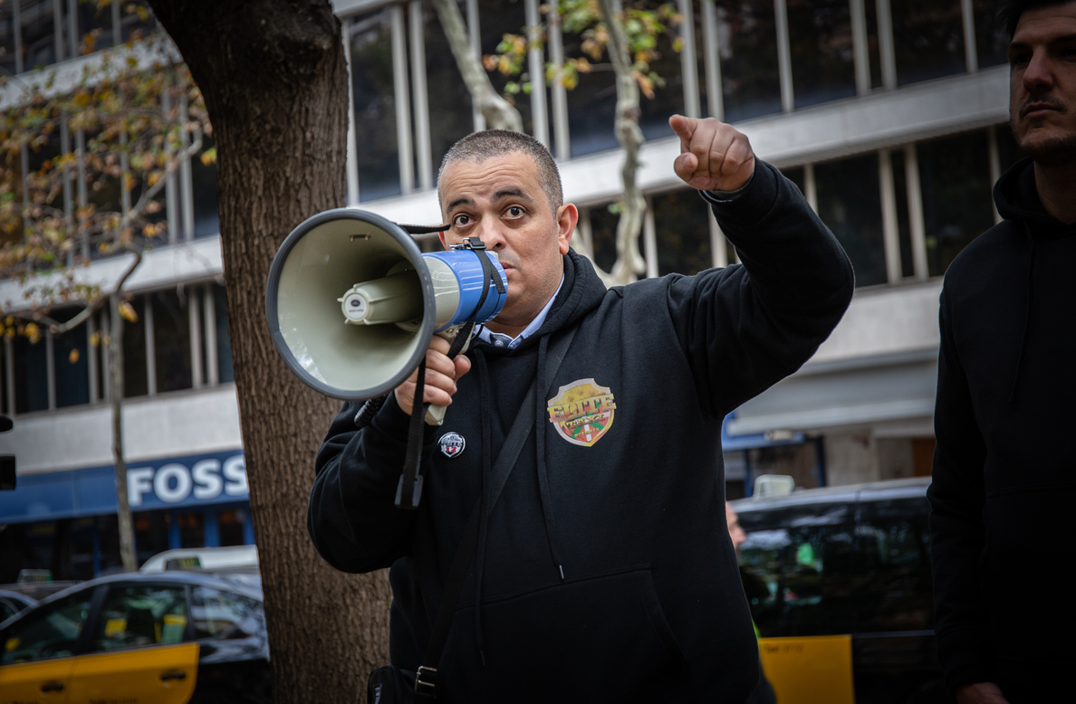 Tito Álvarez pide votar a Colau por demostrar a los taxistas que «las cosas se pueden cambiar»