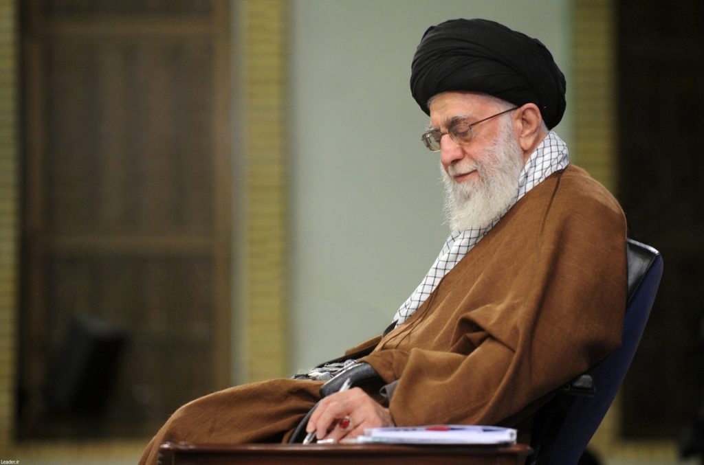 Jamenei dice que los jóvenes de Irán verán «la desaparición» de EEUU e Israel