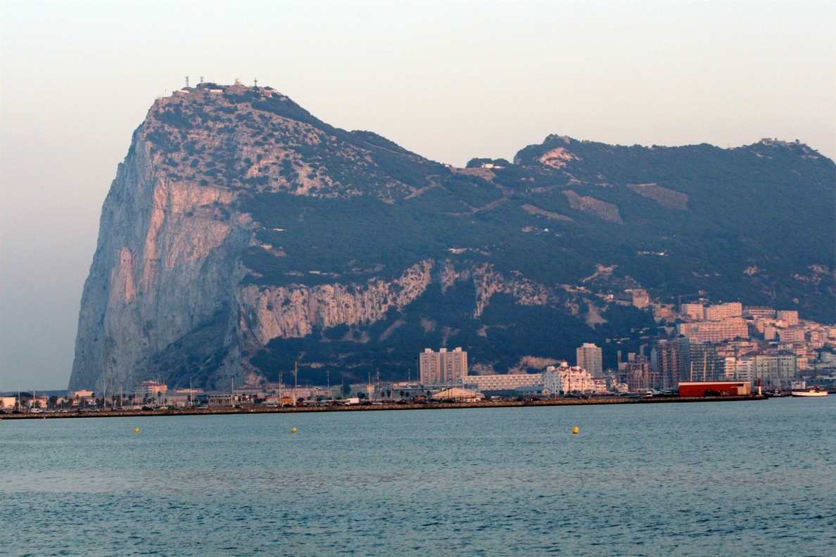 Unidas Podemos alerta de la presencia de dos submarinos nucleares en Gibraltar y pide garantías de seguridad para España