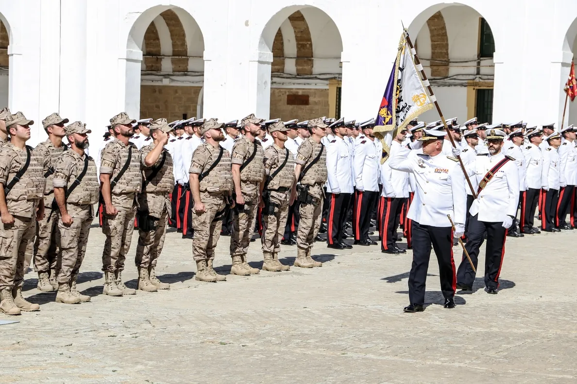 La Armada convoca 525 plazas para militares de tropa y marinería
