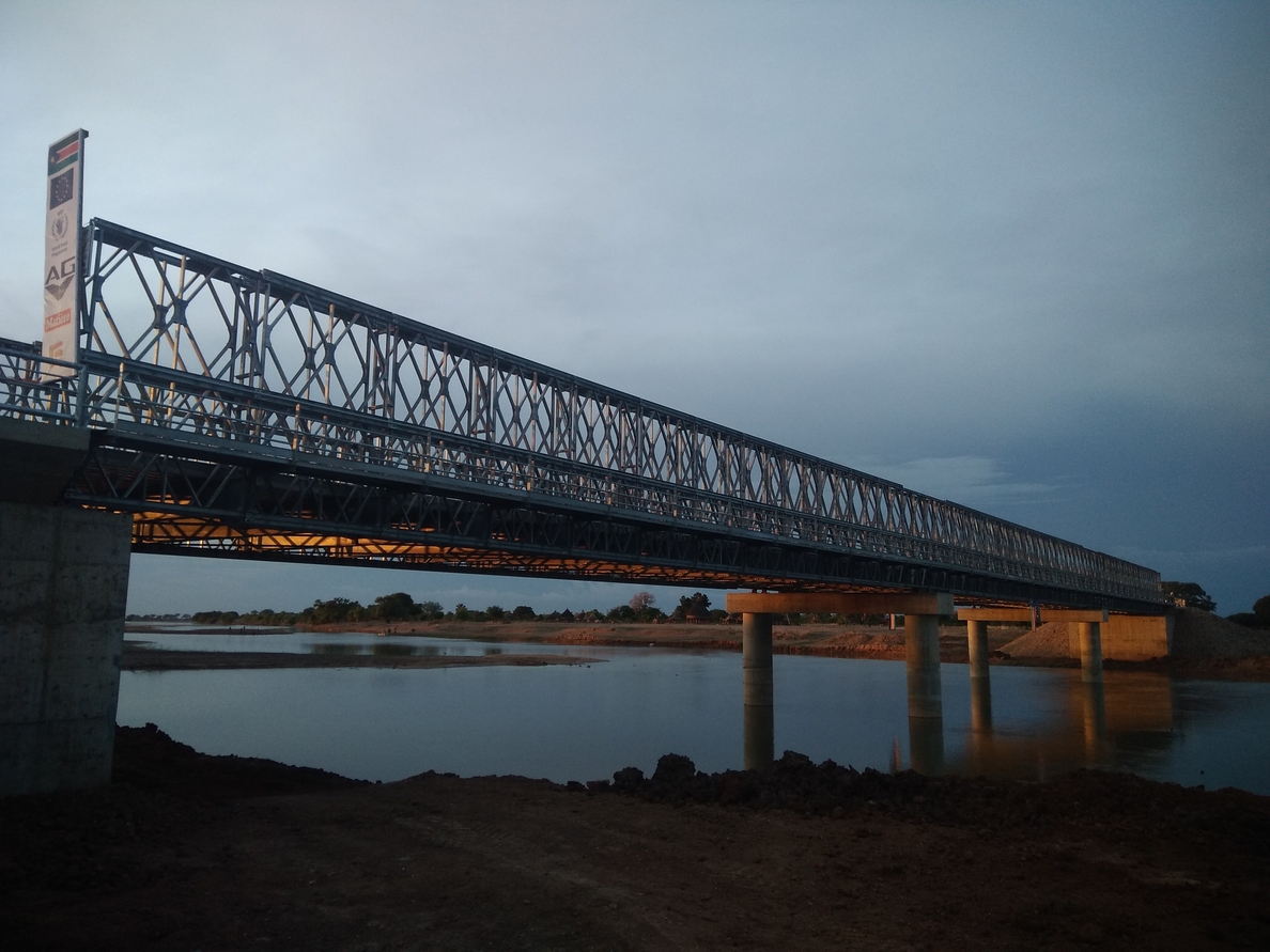 El PMA y la UE inauguran un puente en Sudán del Sur que transformará las vidas en la zona