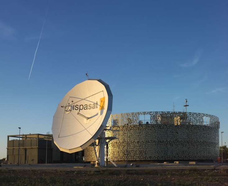 Satlink firma un acuerdo con Hispasat para dar servicios de telecomunicaciones vía satélite al sector marítimo