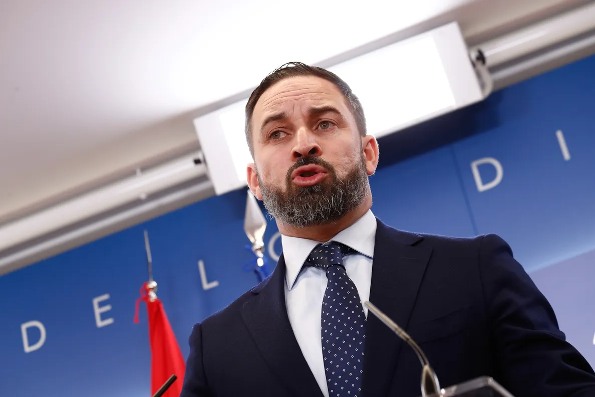 La Fiscalía solicita la retirada del cartel xenófobo de Vox