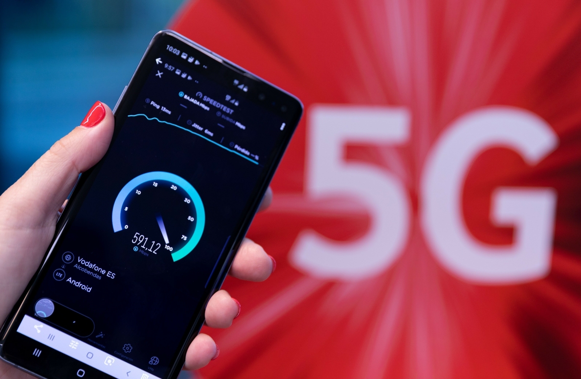 El Corte Inglés inicia la comercialización del primer servicio 5G en España de Vodafone