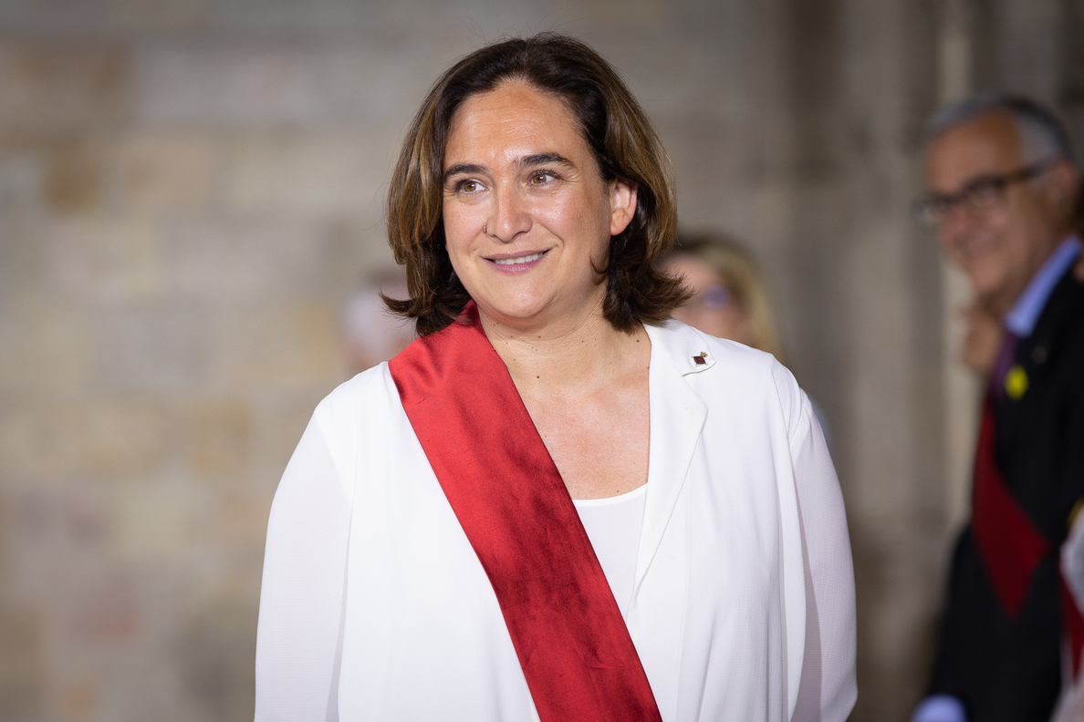 Ada Colau, alcaldesa de Barcelona gracias al apoyo de Collboni y Valls