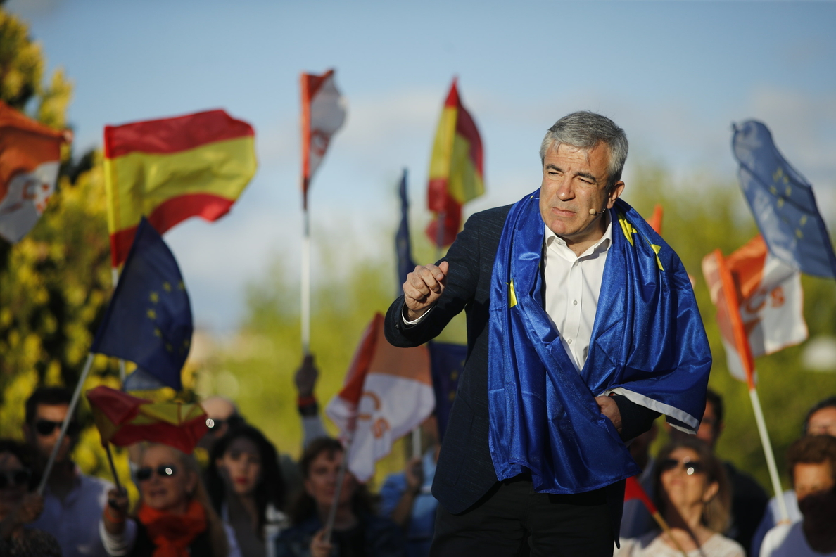 Garicano carga contra Vox por compartir grupo con aquellos «que amparan a Puigdemont» y «su causa independentista»