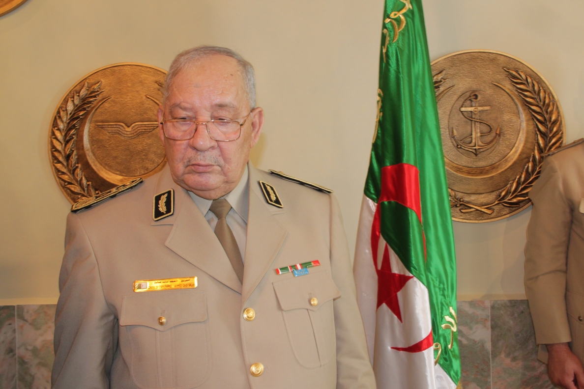 El jefe del Ejército advierte en contra de los que intentan llevar a Argelia hacia un «vacío constitucional»