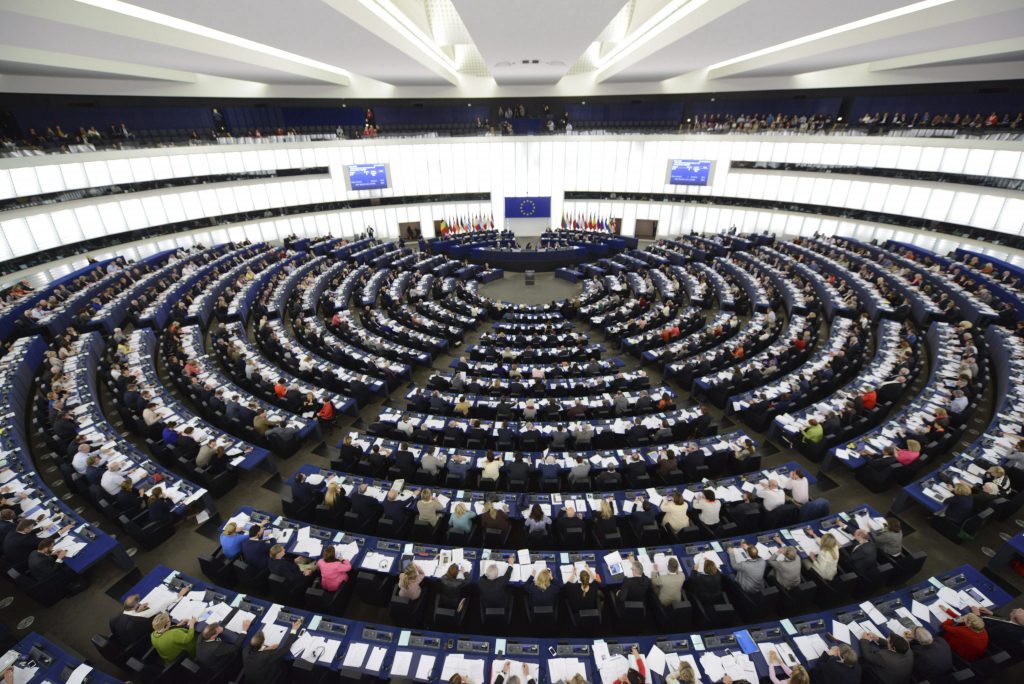 El Parlamento Europeo pide reforzar las medidas contra la violencia de género durante el confinamiento