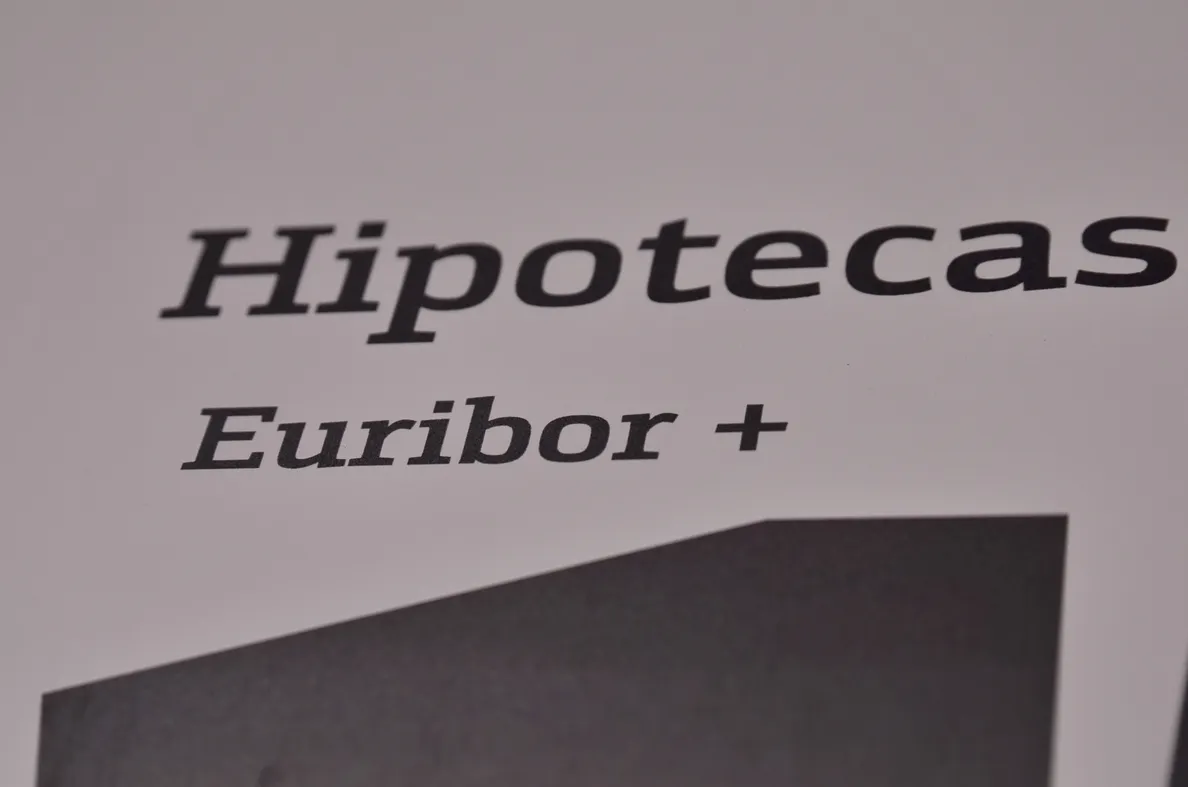 El euríbor baja en julio hasta el -0,275%: ¿se abaratarán las hipotecas?