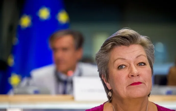 La Comisión Europea cuestiona que el nuevo pacto migratorio evite desastres como el de Lesbos y piden la reubicación obligatoria