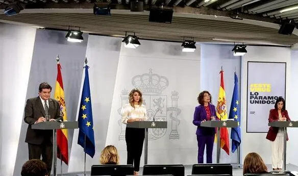 El Gobierno autoriza a las comunidades a contratar 10.000 sanitarios extracomunitarios o sin plaza MIR