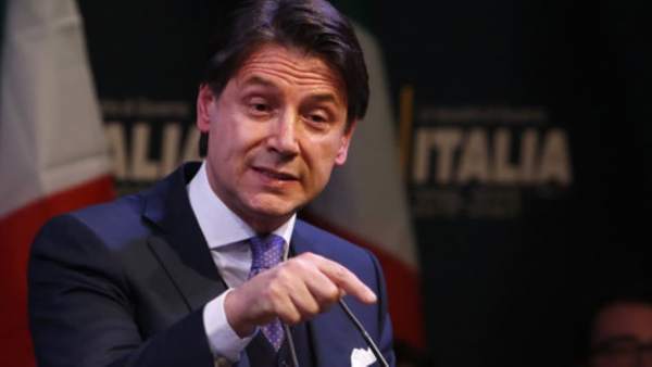 Conte dimite como primer ministro de Italia para buscar nuevos apoyos
