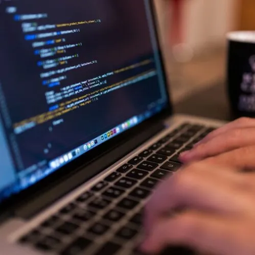 Surge un bot que crea certificados falsos de vacunación de forma automática y una base de datos europea fraudulenta