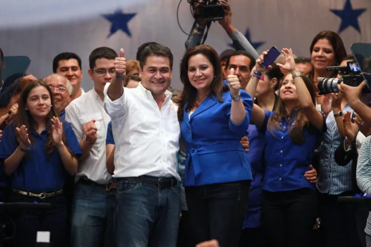 Xiomara Castro se convierte en la primera presidenta de Honduras