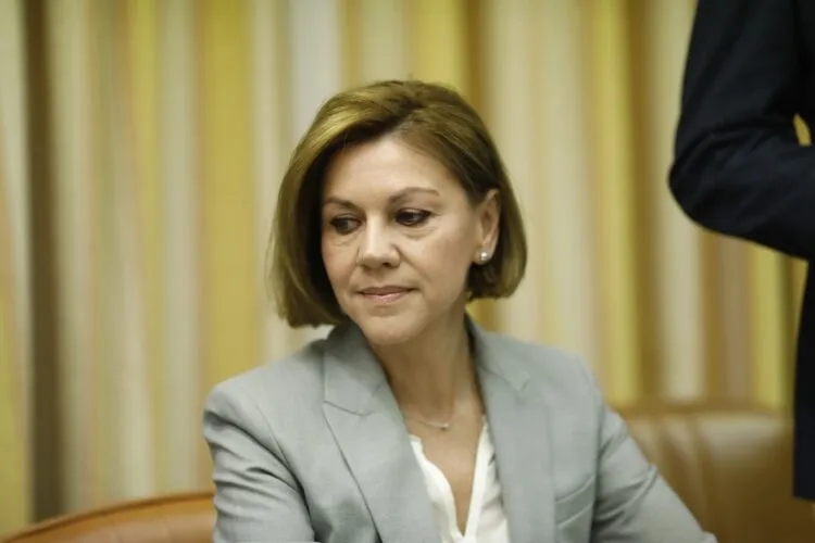 Cospedal admite al juez que se reunió con Villarejo, pero no para los abogados a Bárcenas como dijo en 2010