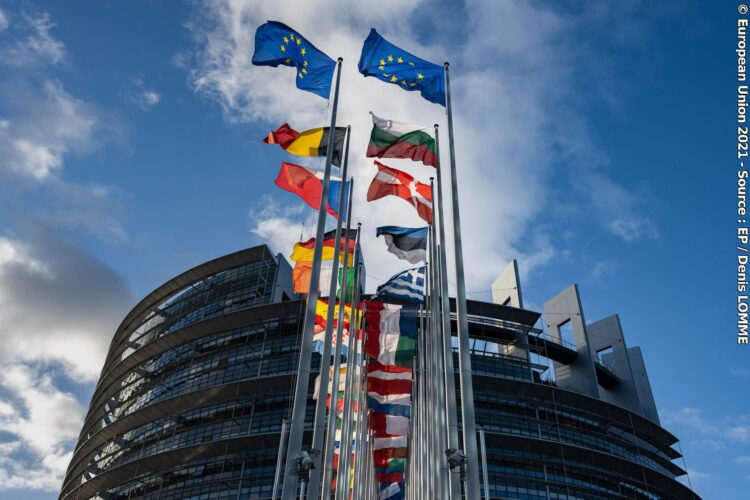 La presidenta del Parlamento Europeo, Roberta Metsola, visita España a 100 días de las elecciones europeas