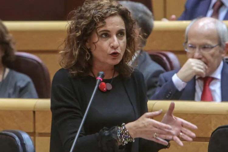 Ayuda de 200 euros para familias con menos recursos: requisitos y cómo solicitarla