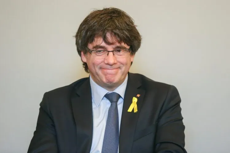 Detenido un mosso que podría haber ayudado a la fuga de Puigdemont