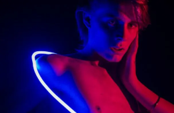 ‘Tránsitos’, las personas trans y no normativas más allá de los clichés