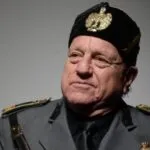Leo Bassi vuelve al Teatro del Barrio a pensar en la extrema derecha y el «feminismo facha» a las puertas de las elecciones