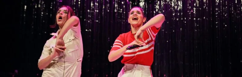 Teatro en Vilo despide en el Barrio su gira de ‘Hoy puede ser mi gran noche’, una fiesta escénica por lo que pudo ser y no fue