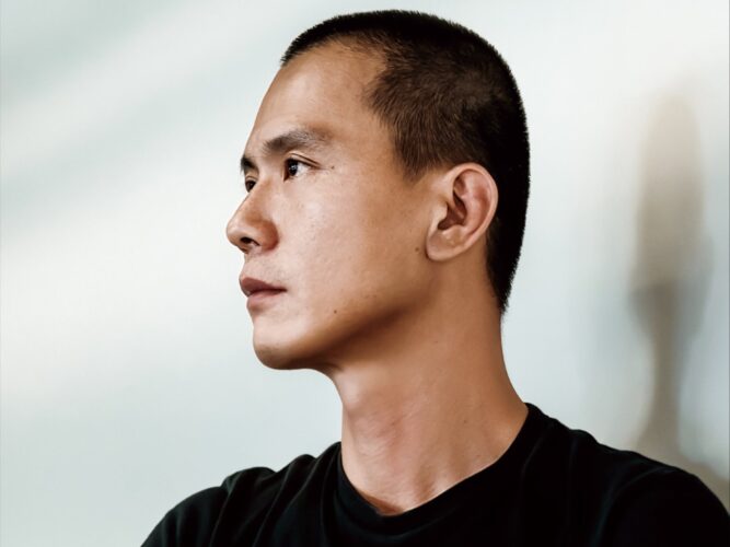 El coreógrafo taiwanés Cheng Tsung-lung estrena ’13 tongues’ sobre su infancia