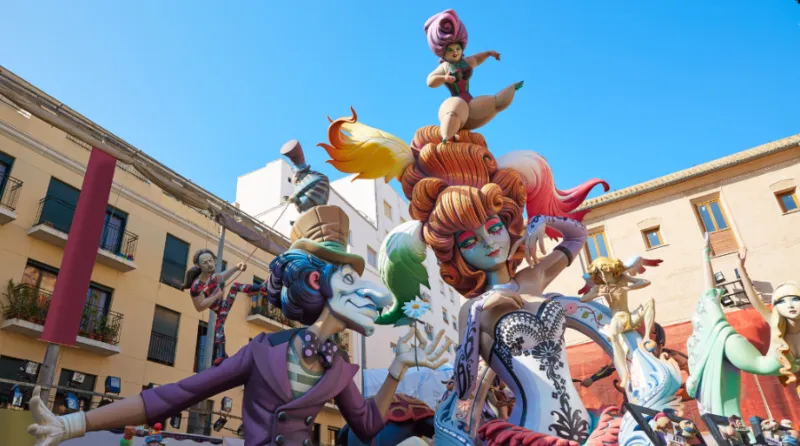 Vive las fallas desde dentro: disfruta de unos días por Valencia
