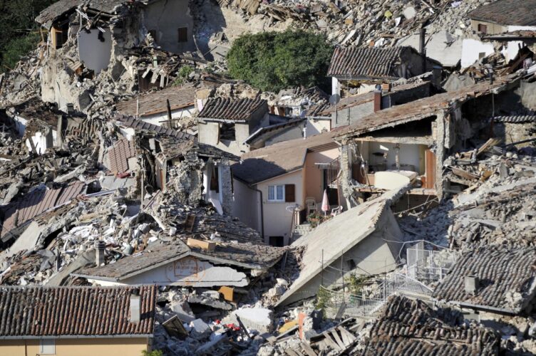 Al menos nueve muertos y 800 heridos en el terremoto de Taiwán: el peor en 25 años