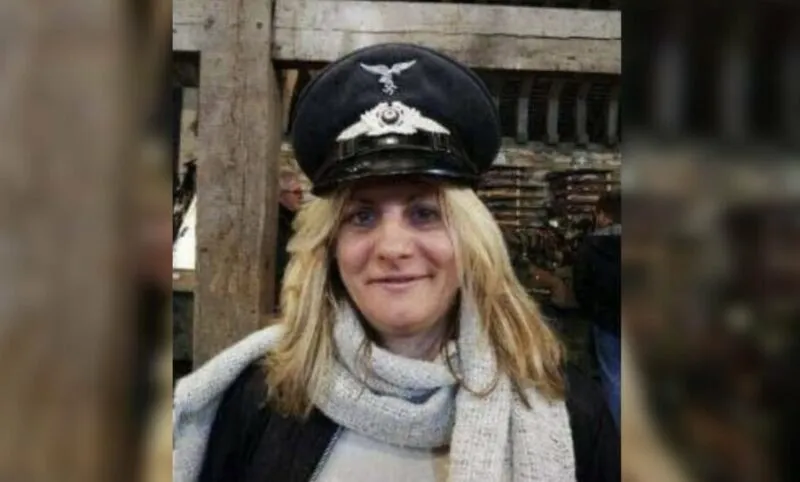 Dimite una candidata de Le Pen por una foto con una gorra nazi