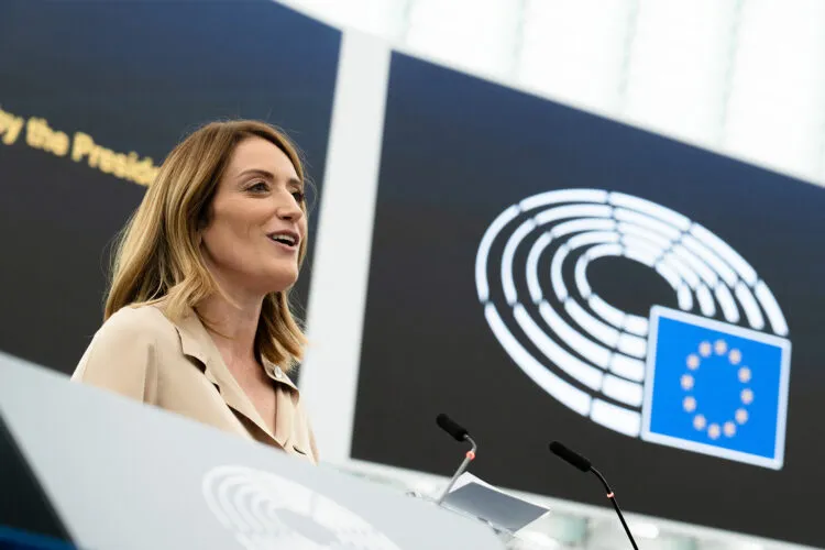 Roberta Metsola, reelegida presidenta del Parlamento Europeo
